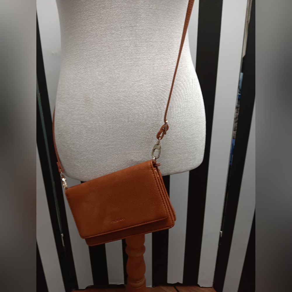 Crossbody Wallet l